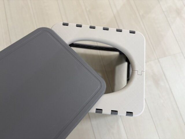 スツーレ（R） 蓋をずらした状態