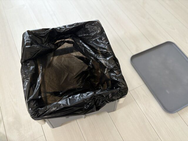 スツーレ（R） 排泄袋をセット