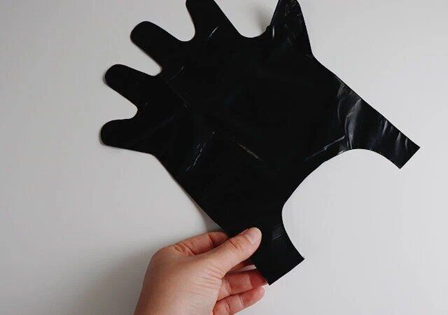 ダイソー ゴミ取り手袋 くるんポイ