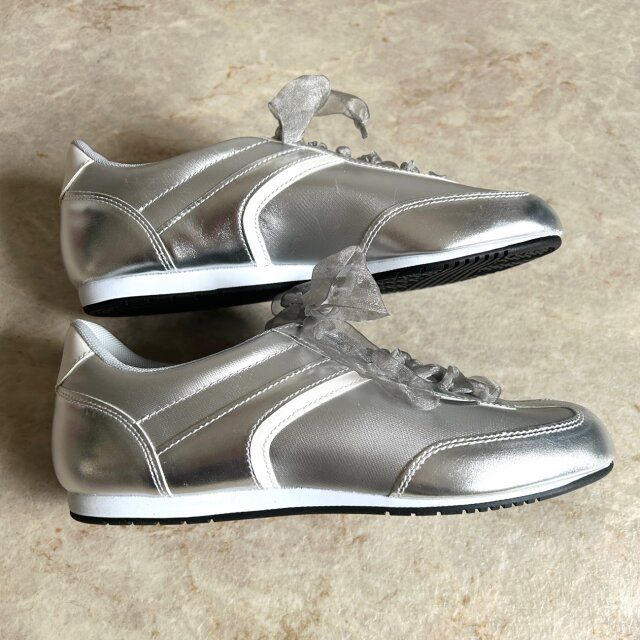 GU リボンスニーカー SILVER サイド部分
