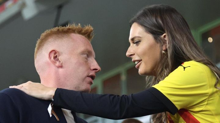 「恋人が昏睡状態で…」日本代表選手も指導した32歳監督、脳炎と甲状腺がんを患った恋人に付き添っていたと告白