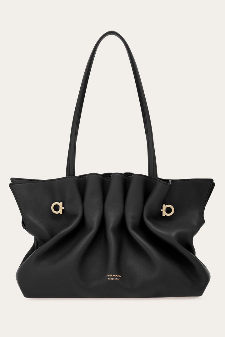 「ニュー フェラガモ ソフトバッグ」Mサイズ 本体H24.5cm ¥396,000