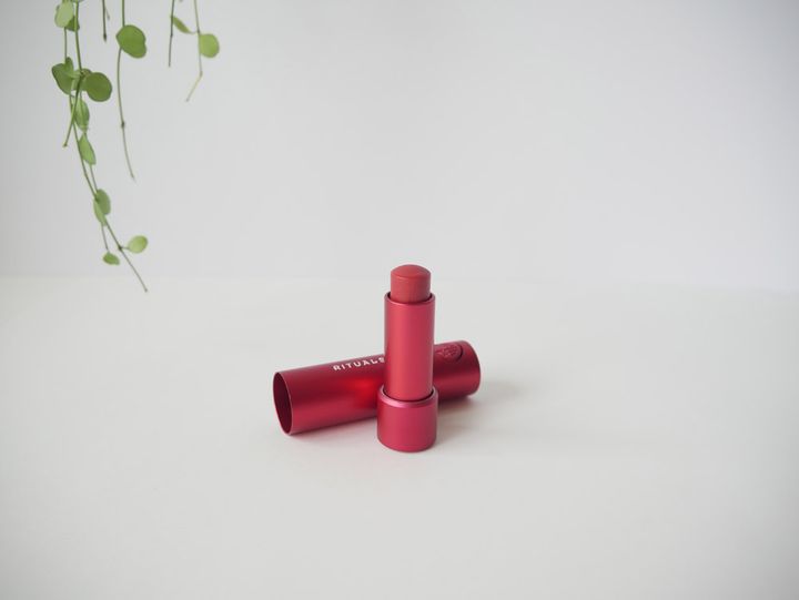 ナチュラルな血色感が顔色をよくして表情まで明るく