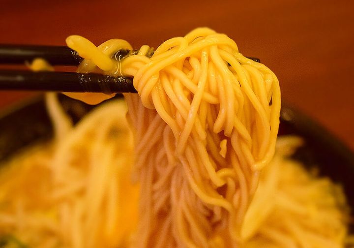 魁力屋「特製肉玉醤油そば」