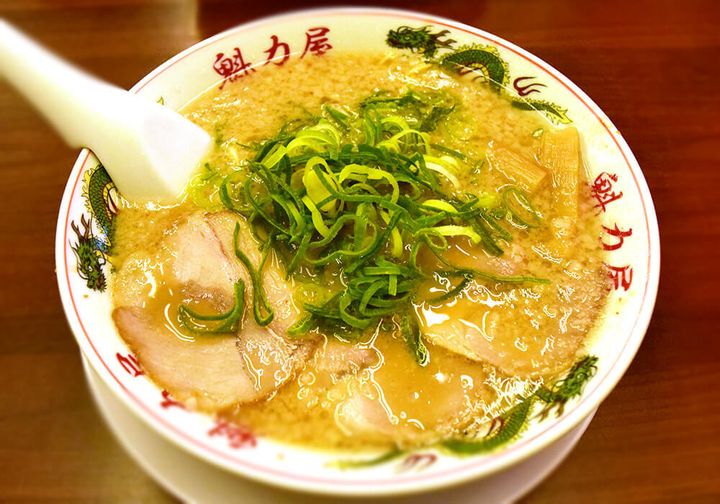 魁力屋「特製肉玉醤油そば」