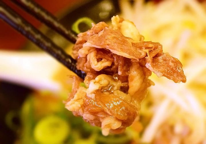 魁力屋「特製肉玉醤油そば」