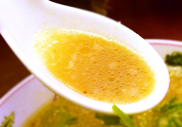 魁力屋「特製肉玉醤油そば」