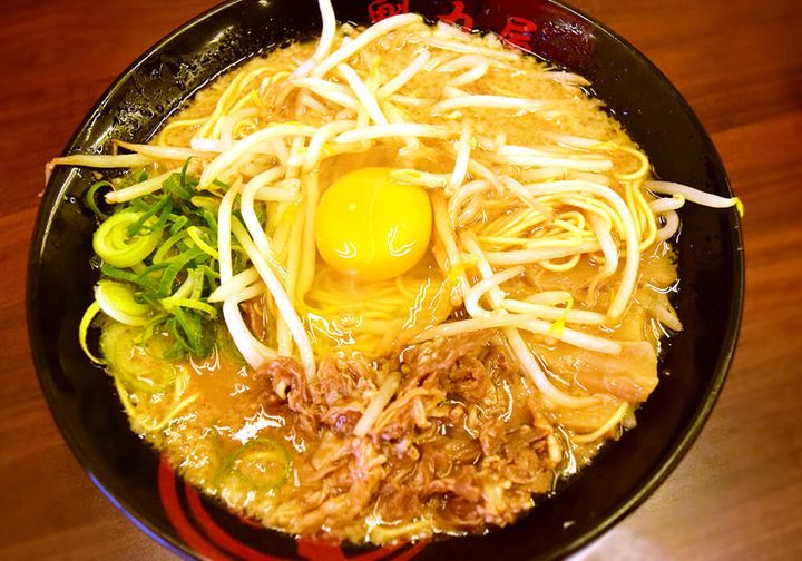 魁力屋「特製肉玉醤油そば」