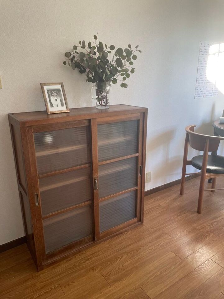 再生した食器棚