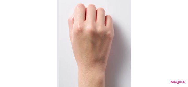 透明感を底上げする新作トーンアップUVを検証！ カラーやテクスチャー、肌映えをチェック_25