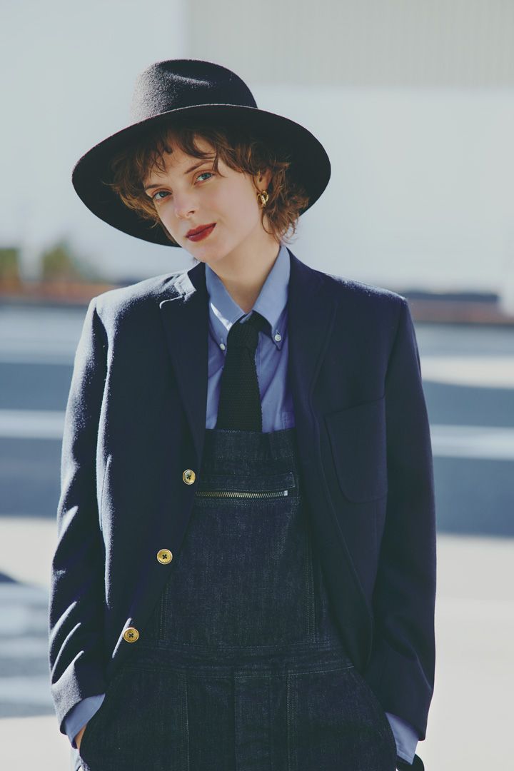 ジャケットを羽織るだけでかっこいい！オーバーオールの着こなしのコツ