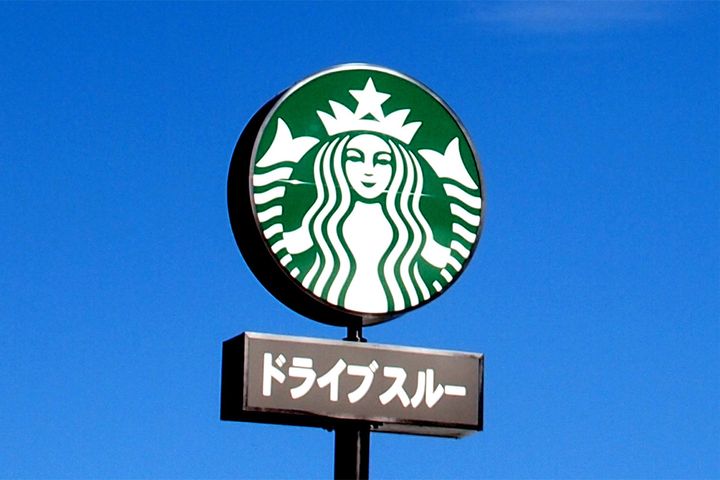 スターバックス。若い女性を中心に人気のカフェチェーン