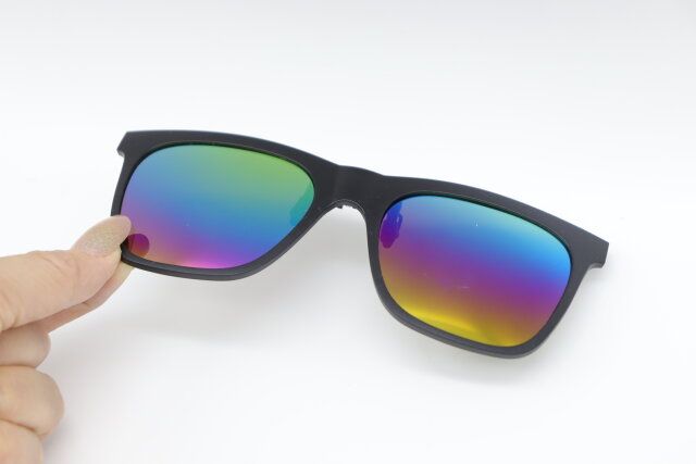 メガネの上からサングラス（スクエア、ミラーレンズ）3