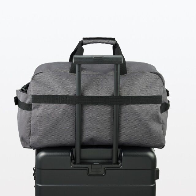 無印良品の撥水ボストンバッグ 黒2