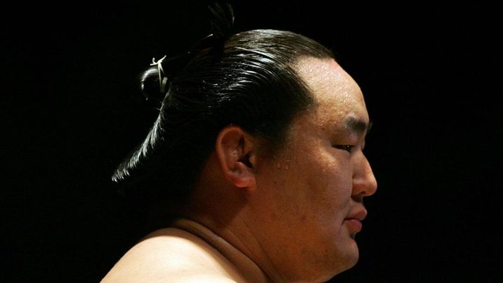 海外で活躍する28歳日本代表選手、元横綱の朝青龍と偶然対面！「お話もして頂いてありがとうございました」