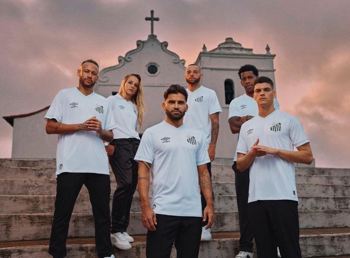 1部昇格の名門サントス、2025ユニフォーム発表！「ネイマール復帰後」初の新作ホームキット