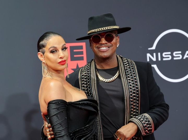 画像: ニーヨが5人でデート