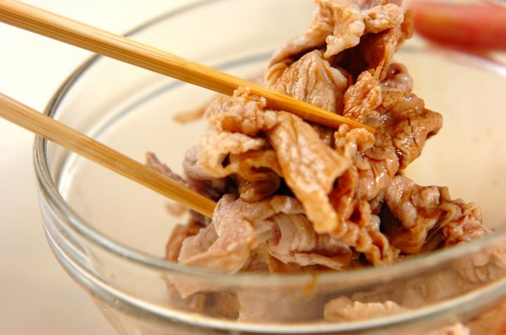 万能ダレがポイント！ 豚しゃぶとアボカドのねぎ塩だれ by 保田 美幸さんの作り方2