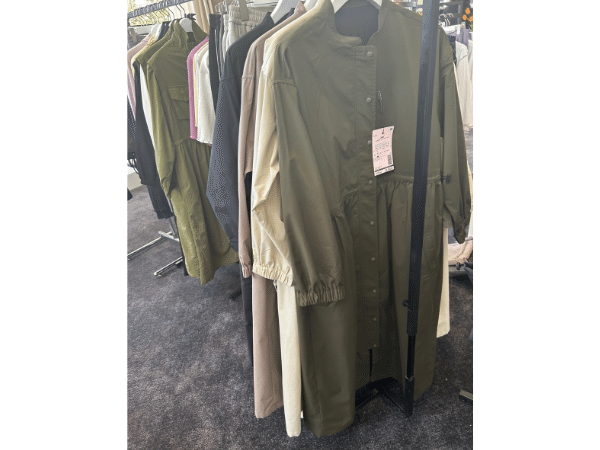 【ワークマン新商品】コスパ最強なのに高機能！春キャンプに大活躍するウェア3選