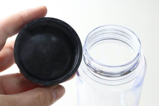 ダイソーのミッキーのドリンクボトルのキャップ