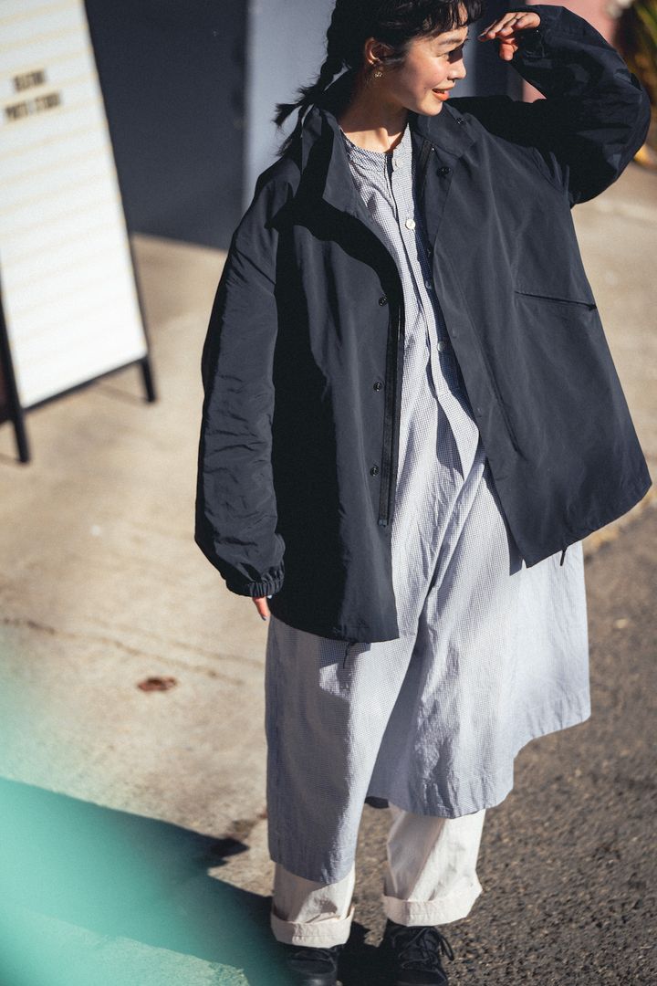 春はじめのワンピースコーデ。白いパンツを重ねて爽やかに【FUDGE FRIEND おしゃれさんの毎日コーディネート vol.508｜田中真里奈】