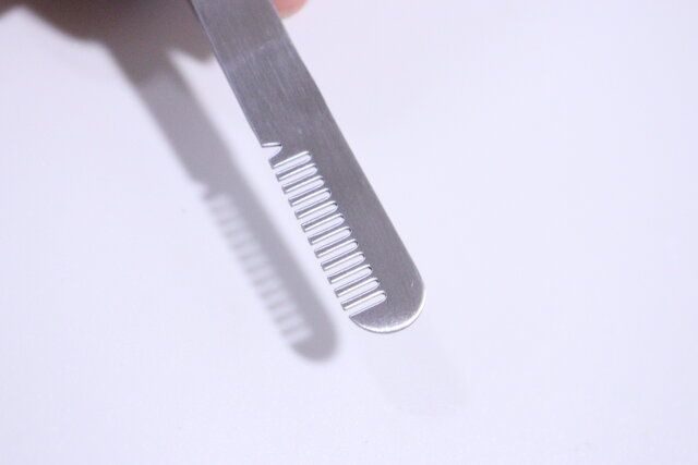 ダイソー 2WAYツイザー コーム