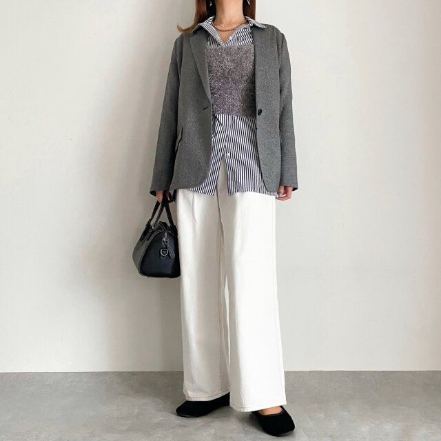 大人女子らしい爽やかコーデ