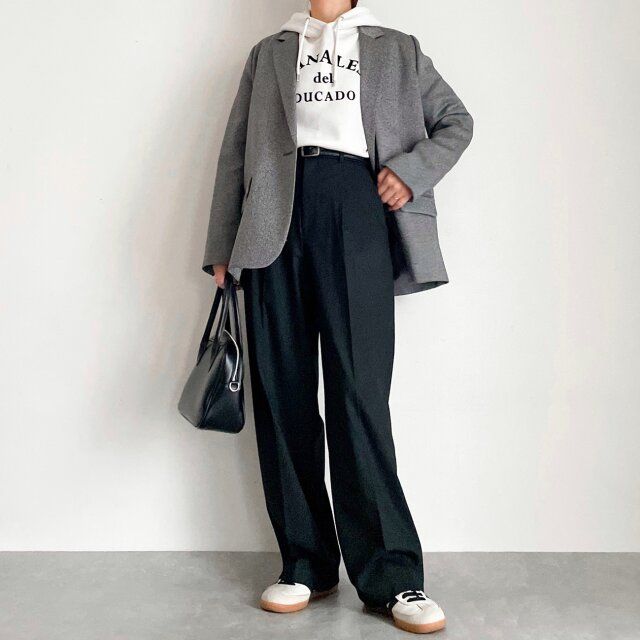 パーカーでカジュアルダウン！