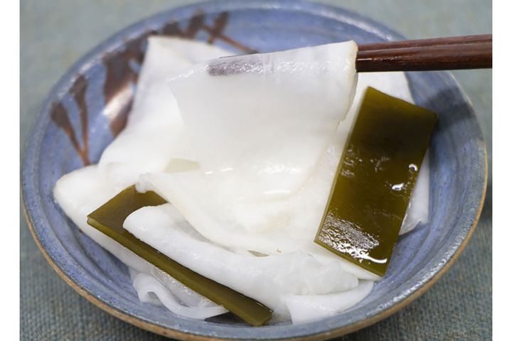 ▲京都の伝統的なカブの漬けもの「千枚漬け」。
