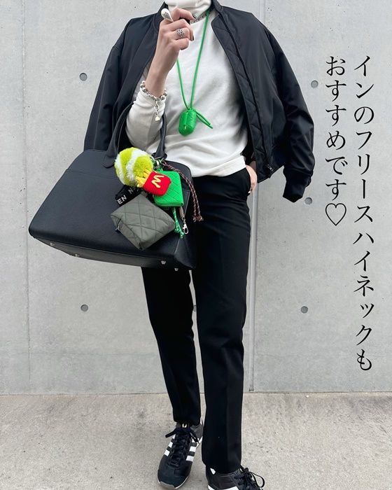 UNIQLO：Cのブラックの「ボマージャケット」×ヒートテックスマートパンツ