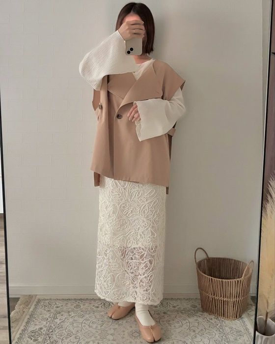 オーバーサイズジレ×しまむらのアイボリーの「コードレーススカート」