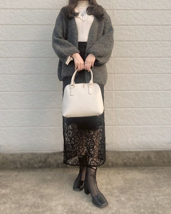 カーディガン×しまむらのブラックの「コードレーススカート」