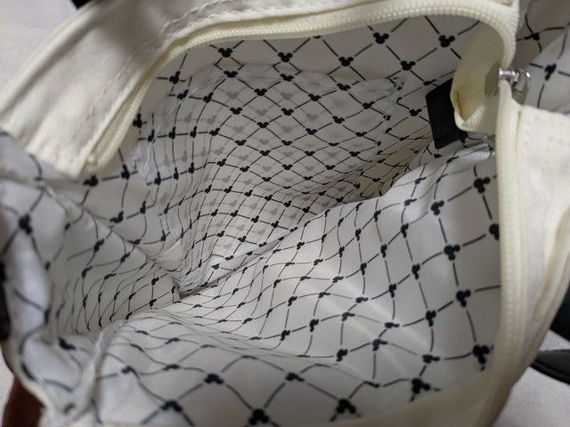 Areeamミッキーショルダー中の柄