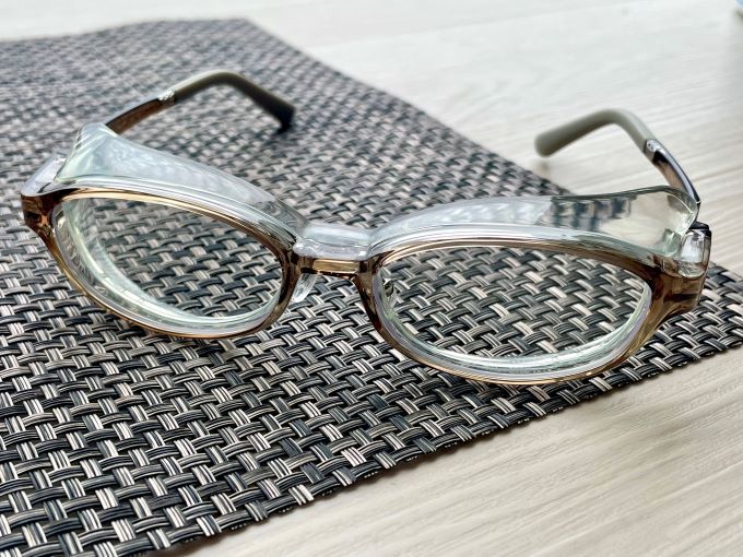 花粉対策メガネ