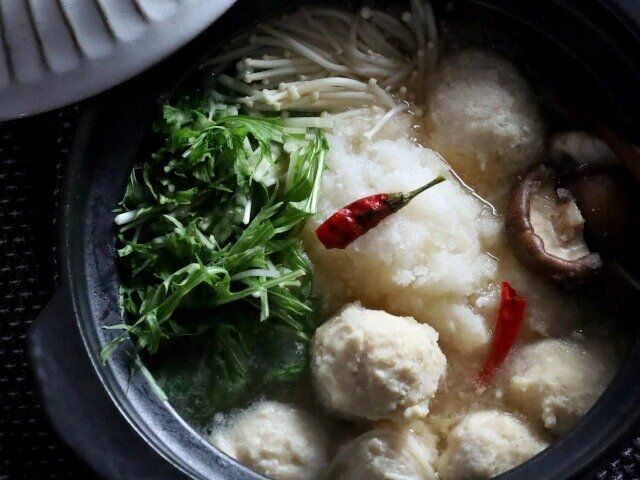 豆腐入り鶏団子のみぞれ鍋