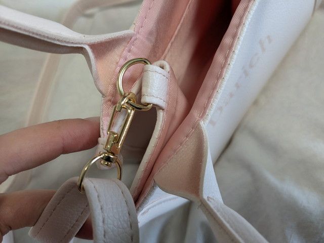 ショルダーストラップつきトートバッグ