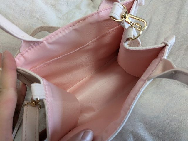 ショルダーストラップつきトートバッグ