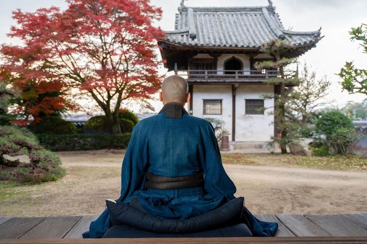 仏教僧が座禅
