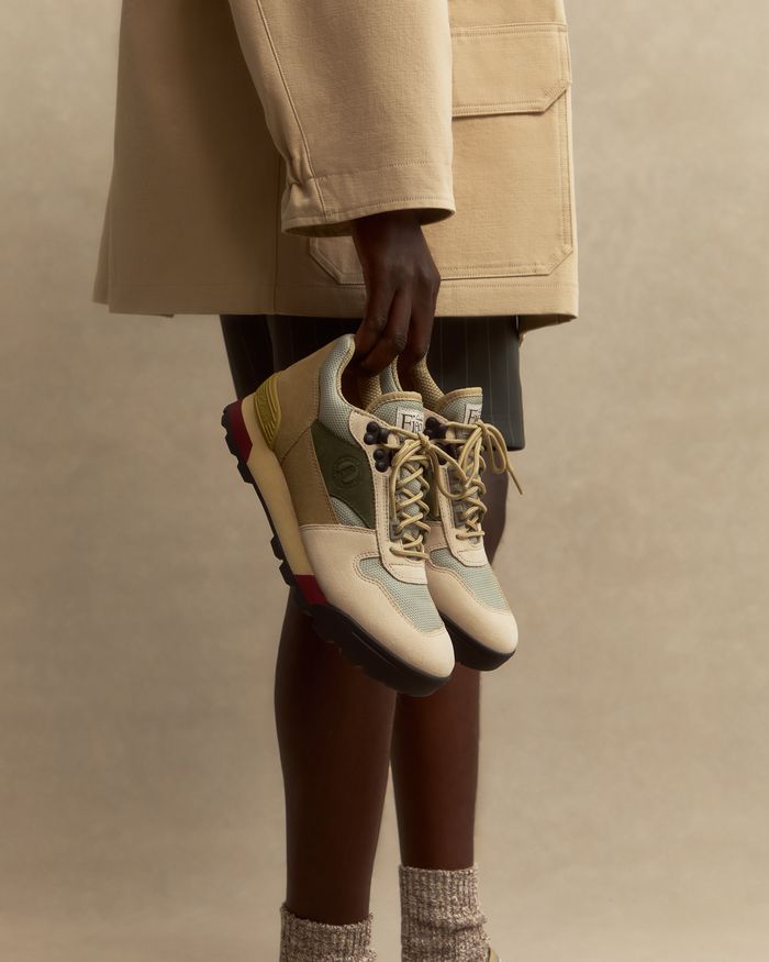 《クラークス オリジナルズ》の8th Streetコレクションに2025SSが登場！シューズ新モデル「ラドウ」と「サンダーランド」の新色をチェック