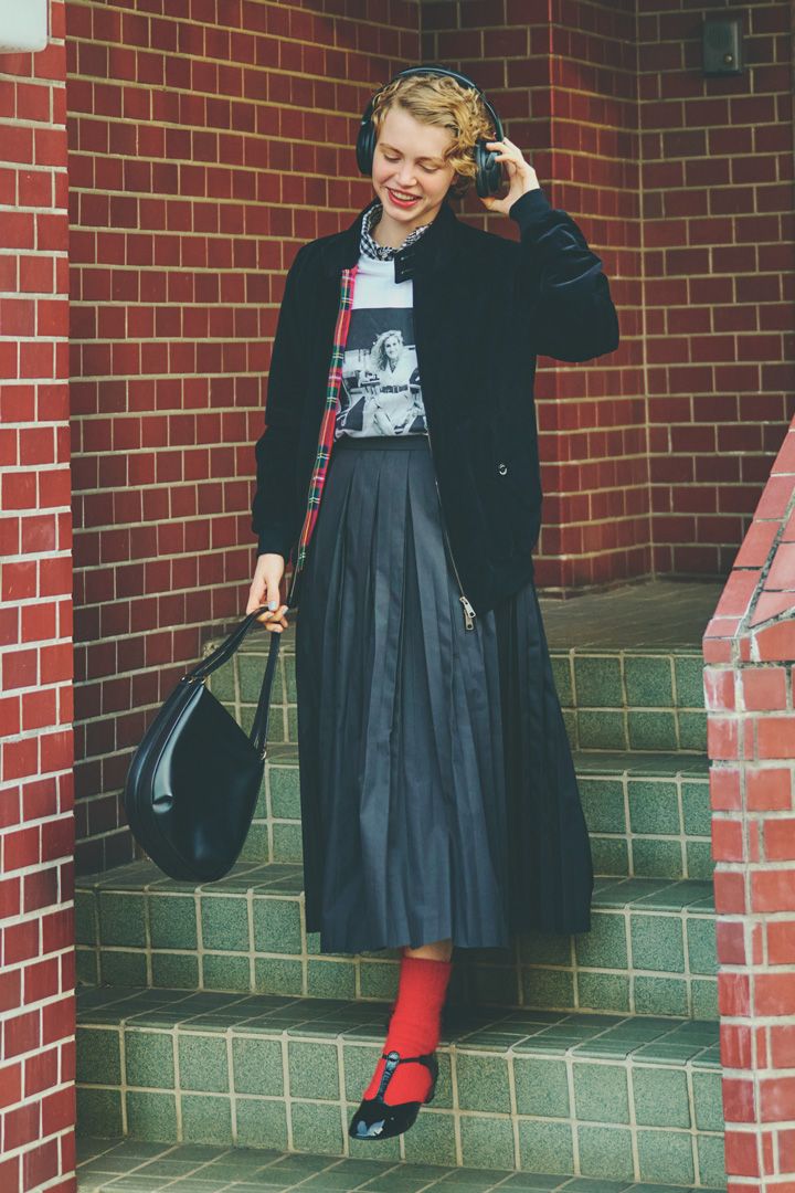 オシャレ感が一気にアップ！モノトーンコーデ＋アクセントカラーのコーデ4選