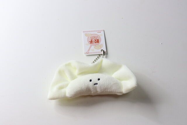 セリアの餃子ぬいぐるみキーチェーンのパッケージ