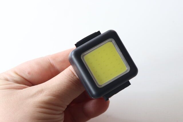 ダイソー COBストラップライト