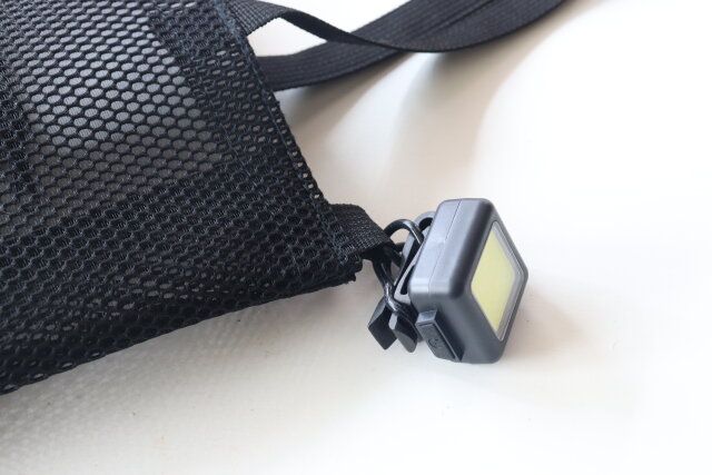 ダイソー COBストラップライト クリップ 使用例 バッグ