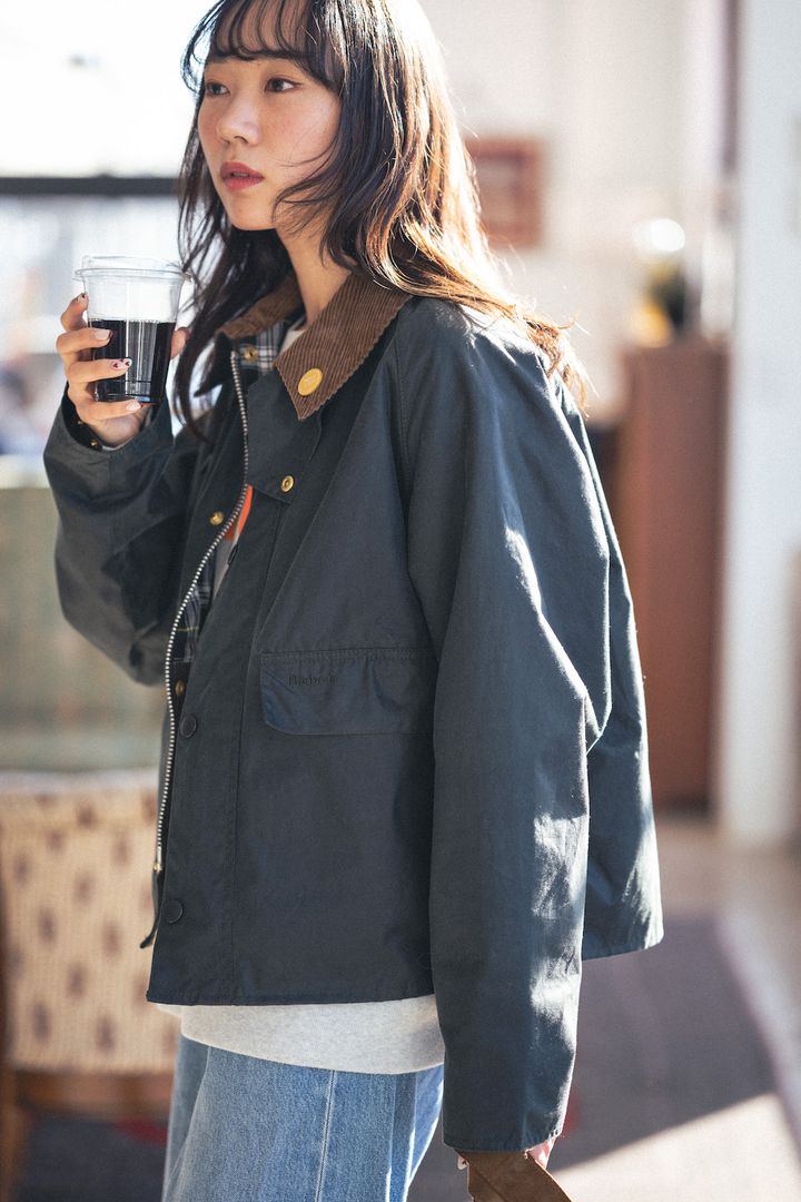 ワイドジーンズの春の着こなし。短めのジャケットでバランスよく【FUDGE FRIEND おしゃれさんの毎日コーディネート vol.510｜UMI】