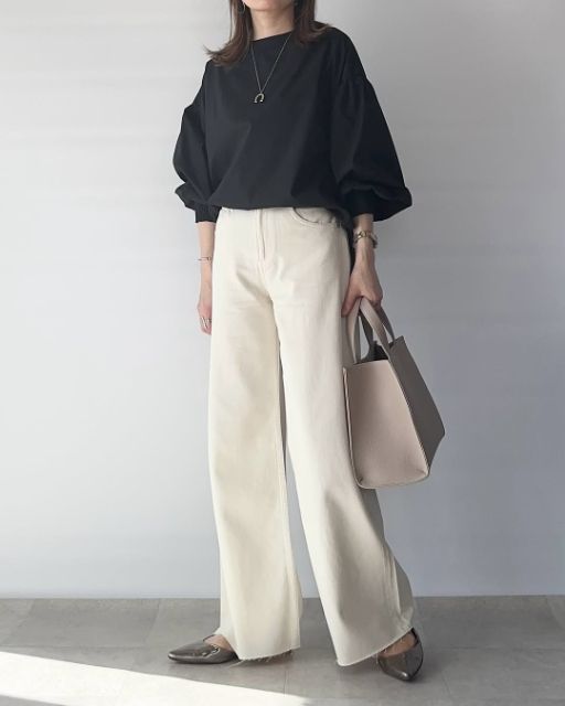 ドレープワイドフレアジーンズを着たコーデ