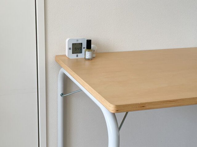 無印良品 スチールパイプテーブル 脚がウォームグレー