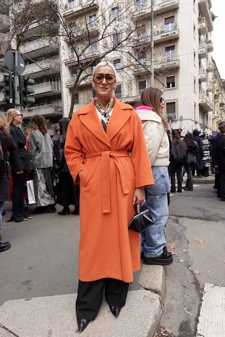 画像1: さりげなくスカーフを忍ばせてコーデを格上げ