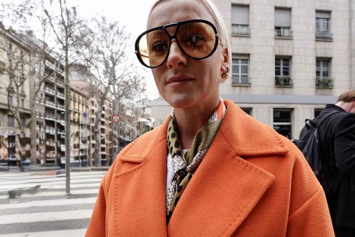 画像2: さりげなくスカーフを忍ばせてコーデを格上げ