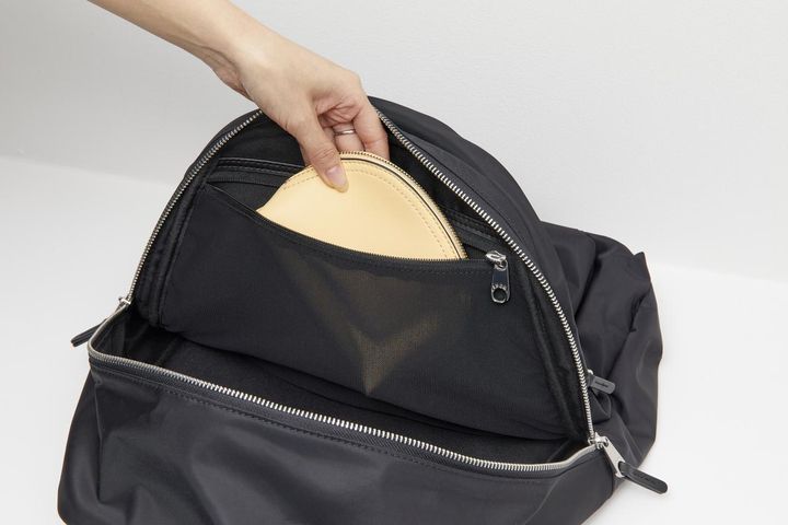 画像2: お弁当もそのまま入れられるマチの広さ