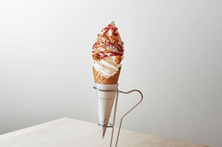 ソフトクリーム・パルフェ フレーズ（苺）660円（税込）/クリオロ